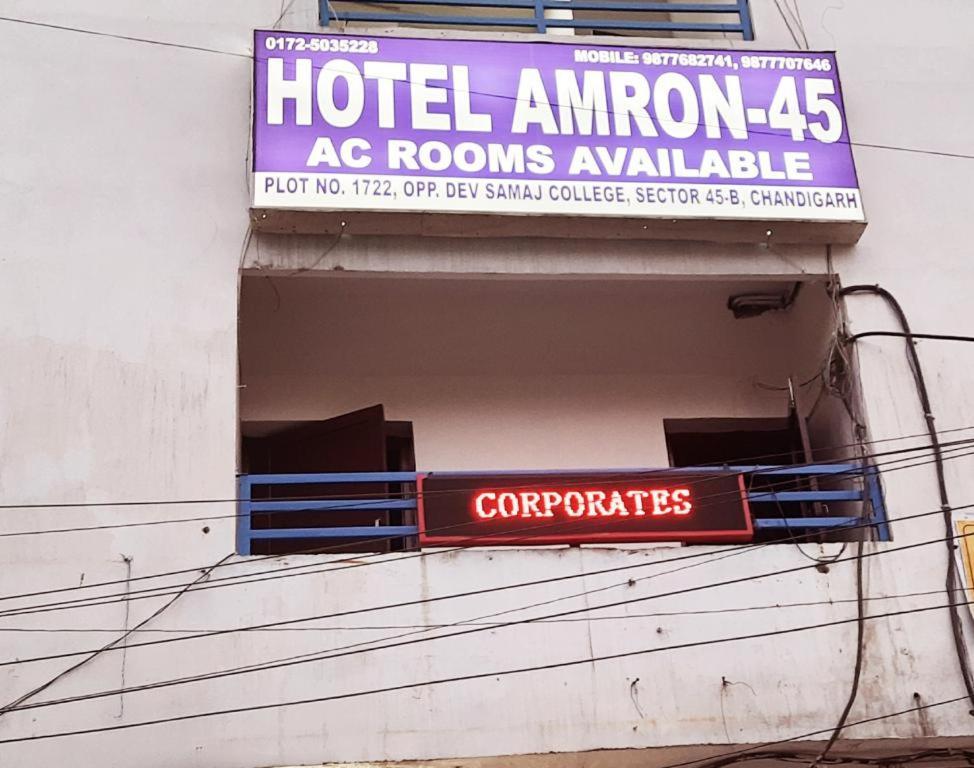 Hotel Amron45 Chandīgarh Exteriör bild